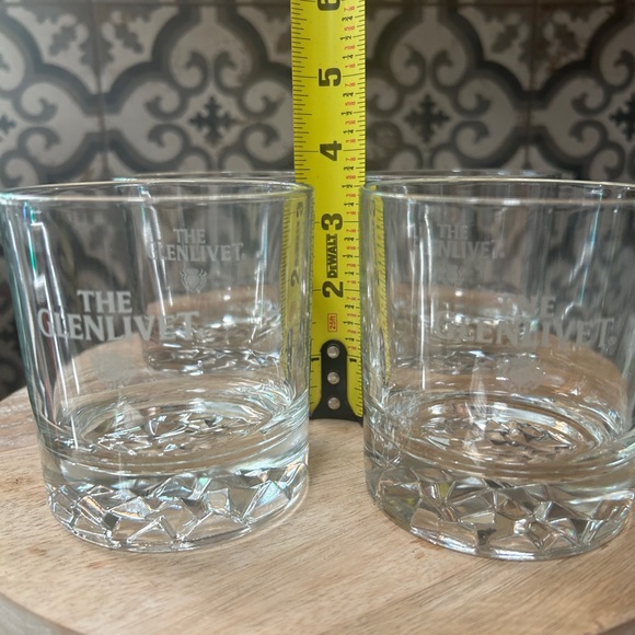 RARE- VINTAGE THE GLENLIVET WEIGHTED DIAMOND CUT BOTTOM GLASSES- SET OF 4 - Picture 3 of 6